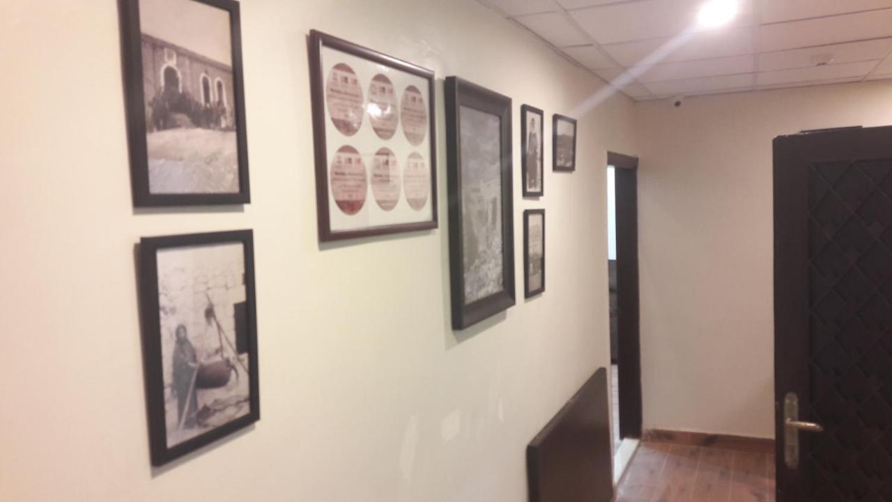 Mesha Stele Hotel Suites Madaba Bagian luar foto