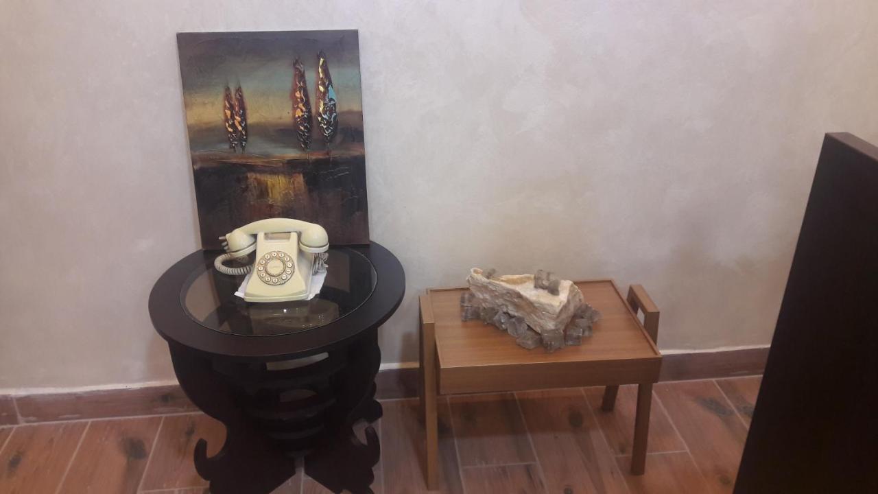 Mesha Stele Hotel Suites Madaba Bagian luar foto