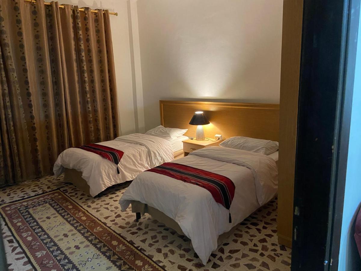 Mesha Stele Hotel Suites Madaba Bagian luar foto