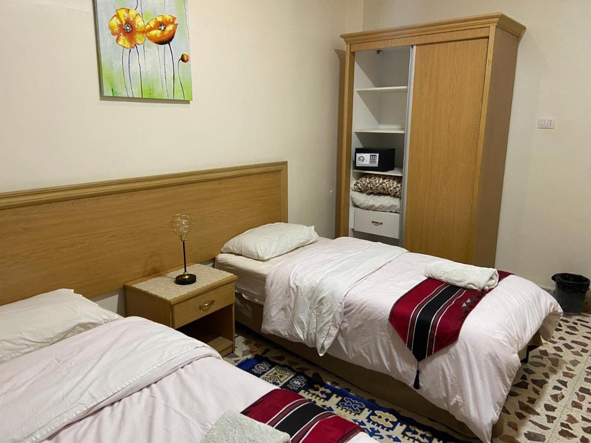 Mesha Stele Hotel Suites Madaba Bagian luar foto
